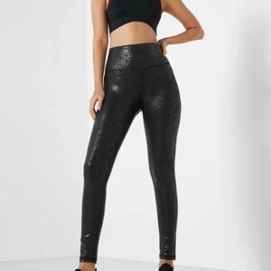 NEW Aerie Offline Black Crackle Hi-Rise Leggings Small Long